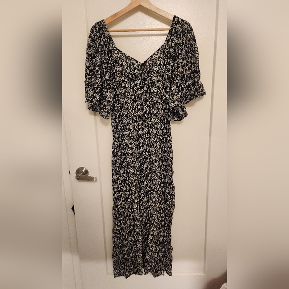 Floral Crepe Flutter Short Sleeve Midi Dress - A New Day - Picture 3 of 6